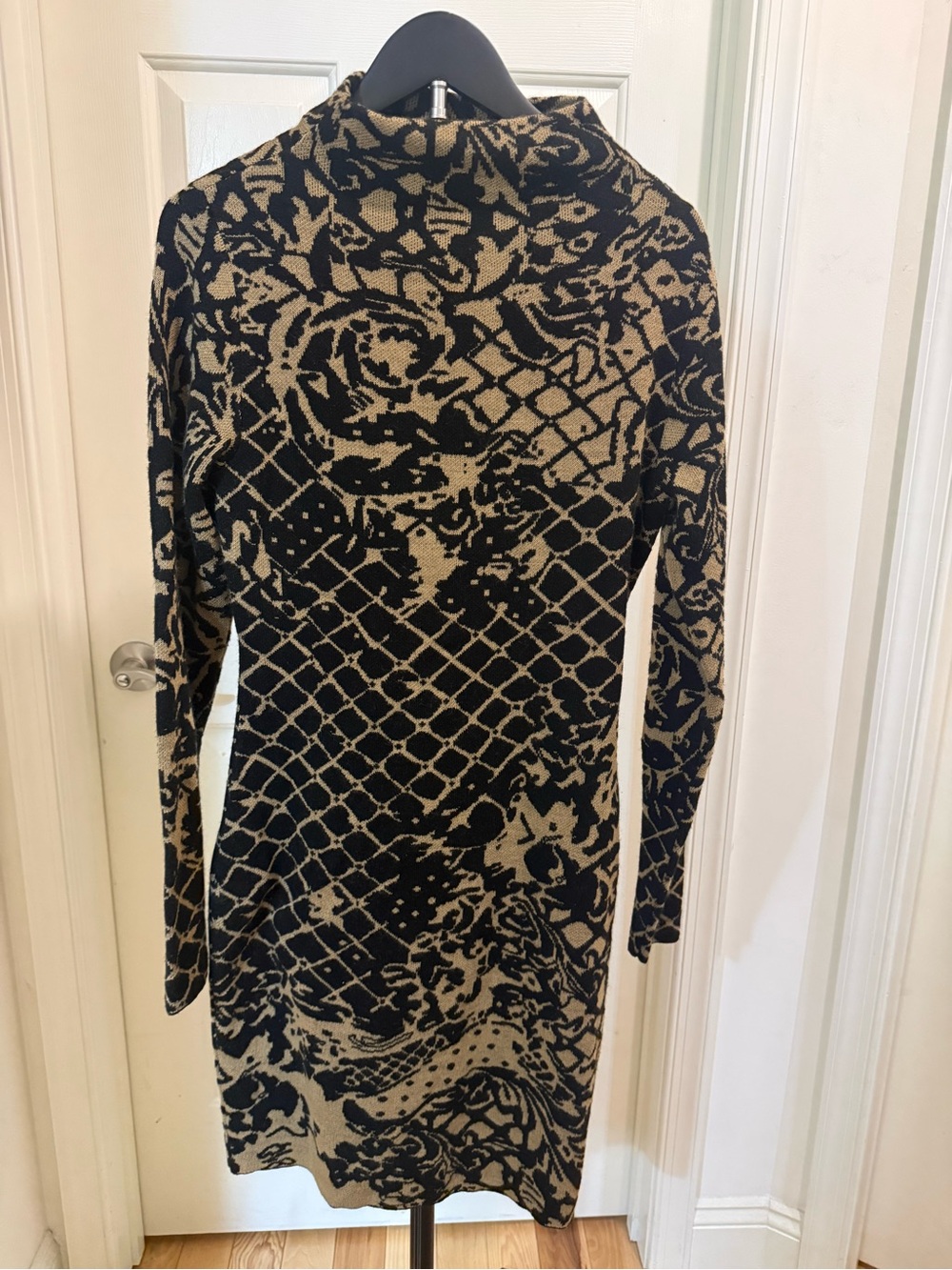 Black & Tan Patterned Knit Long-Sleeve Sweater Dress Medium